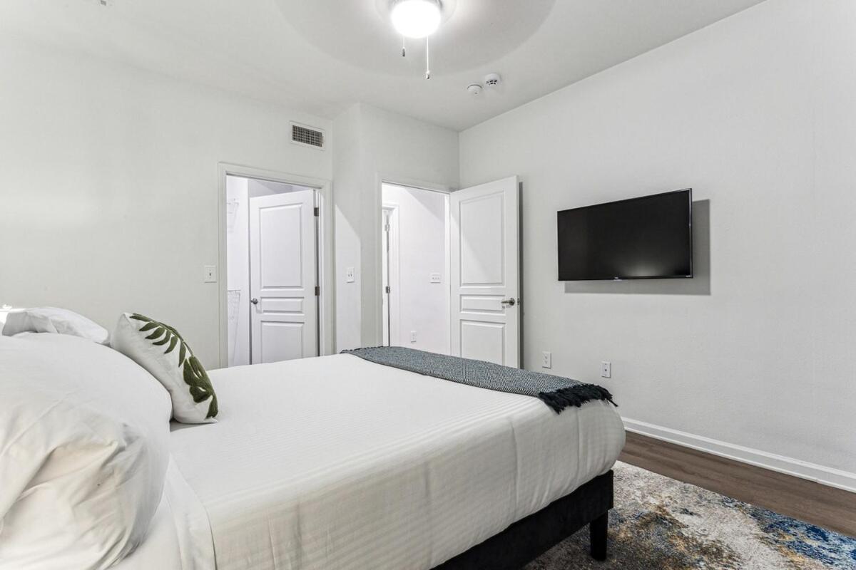 Luxury Apt With Eco-Friendly Touches & Priv Garage Frisco Exterior photo